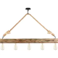 Rusty, drewniana lampa wisząca z pięcioma żarówkami w stylu retro, zawieszona na grubym, plecionym sznurze.
